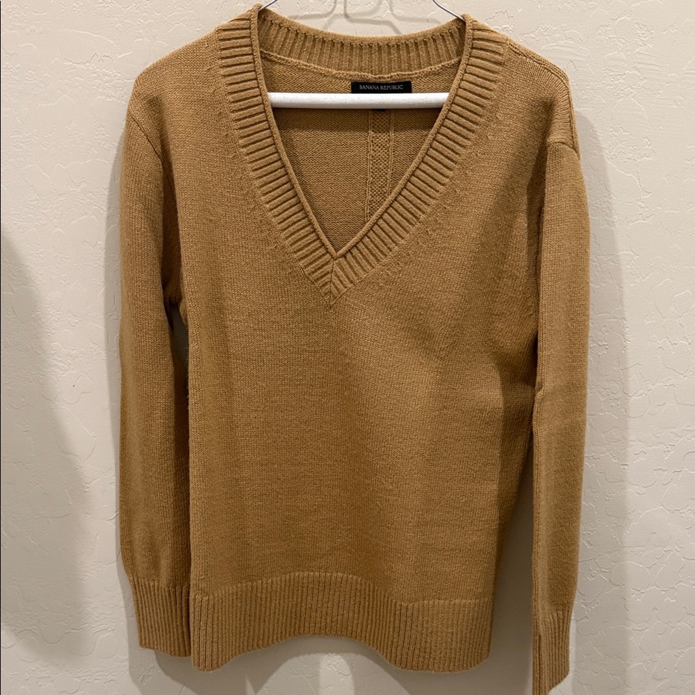 Banana Republic OUTLET Womens Tan V-Neck Sweater sz M